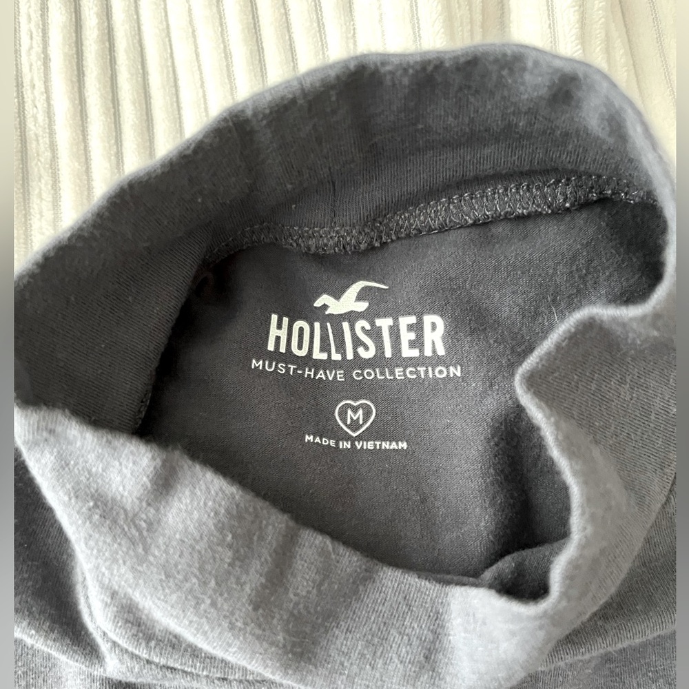 Perrwinkle turtleneck